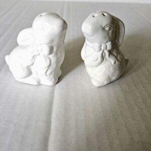 Rabbit salt pepper shakers white ceramic bunnies easter